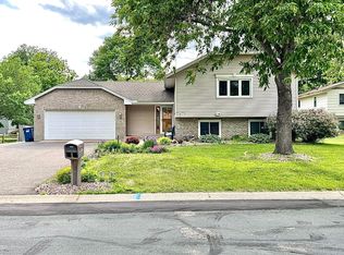 9467 Lancaster Ln N, Maple Grove, MN 55369