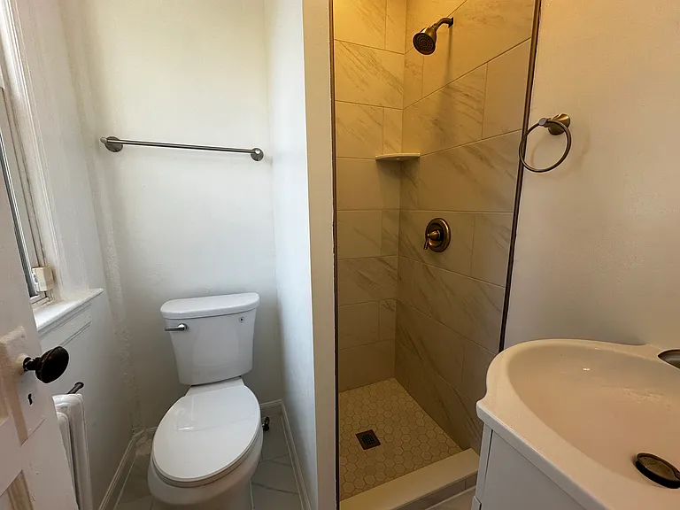 1223 F St NE — Photo 10