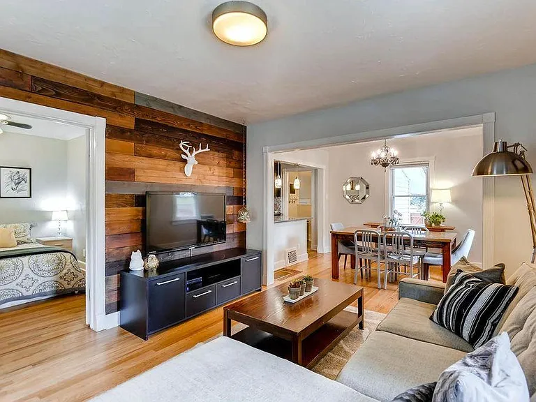 4732 Beach Ct — Photo 5