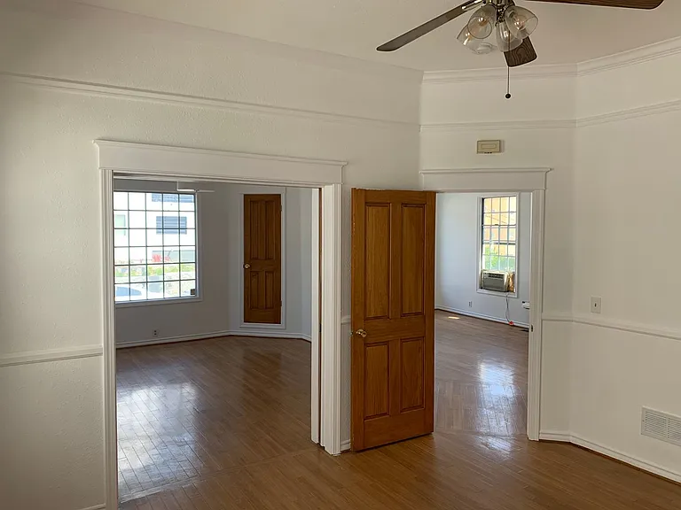 627 N Hill Pl — Photo 7