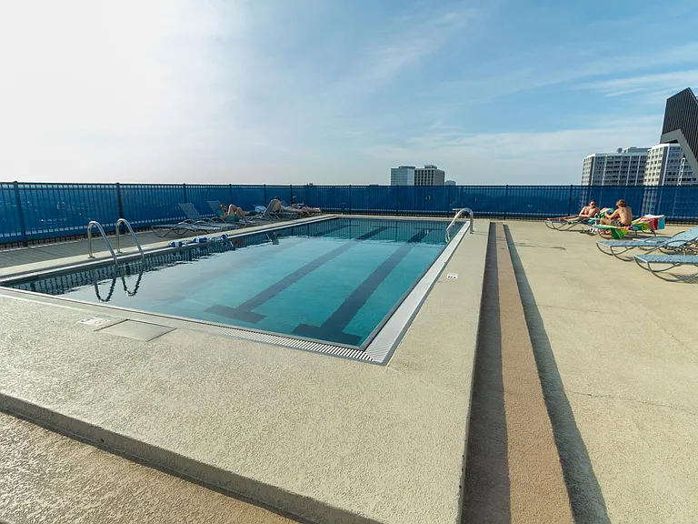 720 W Gordon Ter #22G — Photo 15