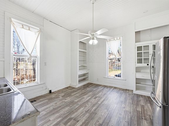 4th image of 1601 Columbus Ave