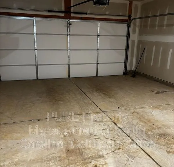 1155 Crescent Moon Loop — Photo 13
