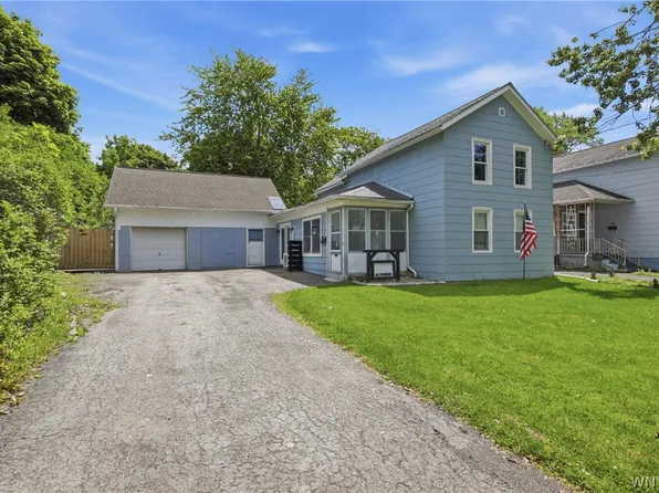 44 Pound St, Lockport, NY 14094