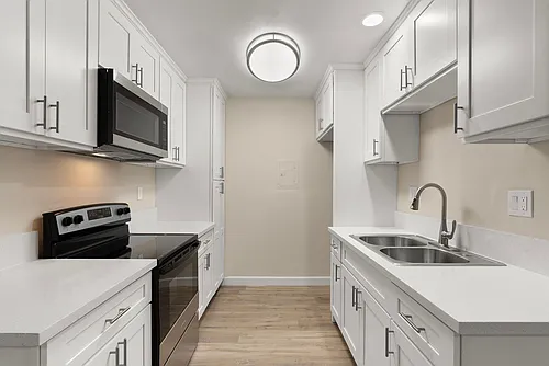 Applewood Apartments Photo 1