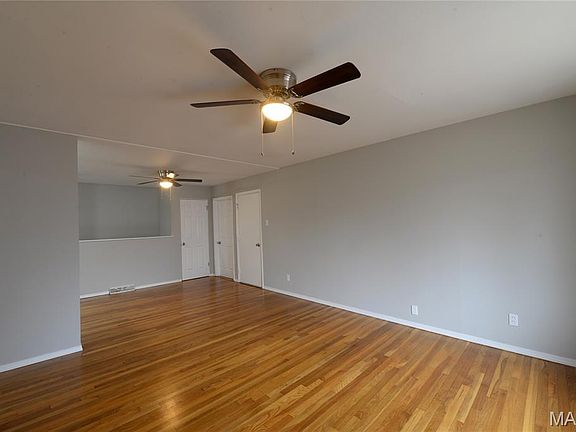 5th image of 1980 Parker Rd