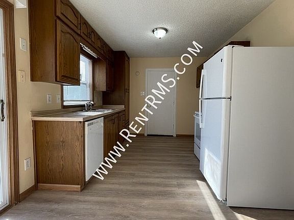 2nd image of 5613 SW 15th Ter