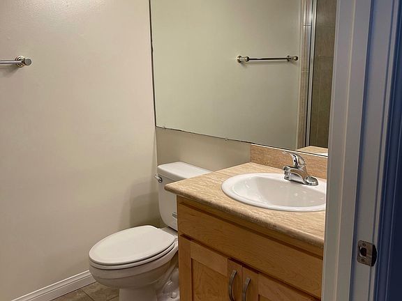 5th image of 830 N Alfred St #106