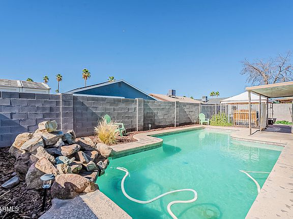 3rd image of 2202 W ENID Avenue