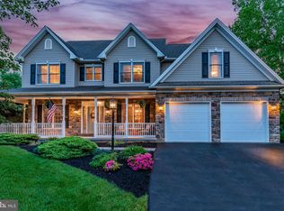 213 Shirley Ln, Boiling Springs, PA 17007