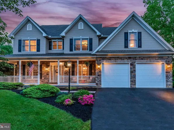 213 Shirley Ln, Boiling Springs, PA 17007