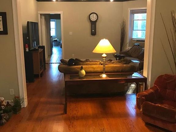 2nd image of 4337 N Wolcott Ave #2