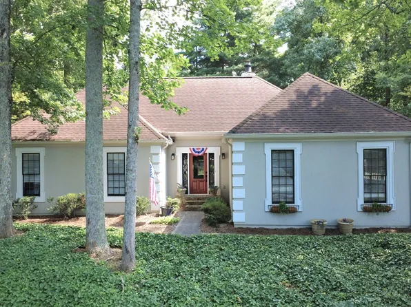 4380 Dunmore Rd NE, Marietta, GA 30068