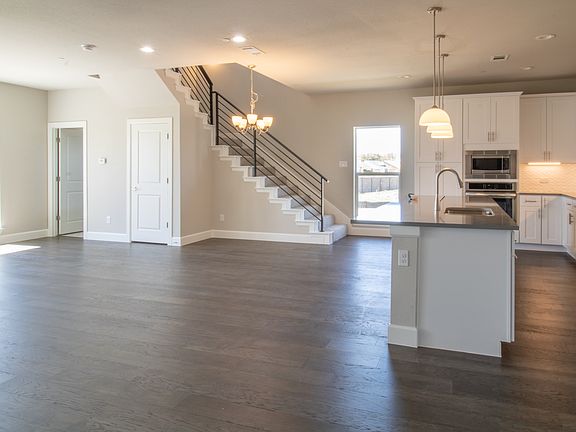 5th image of 5701 Woodlands Dr