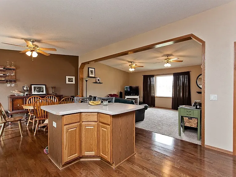 2405 Taylor Ave — Photo 4
