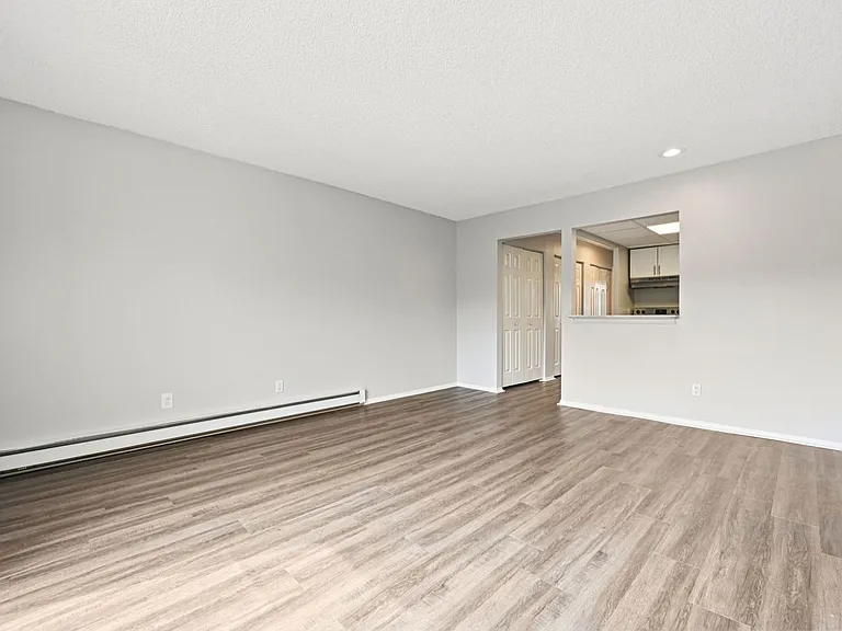 The Onyx on Victoria — Photo 8