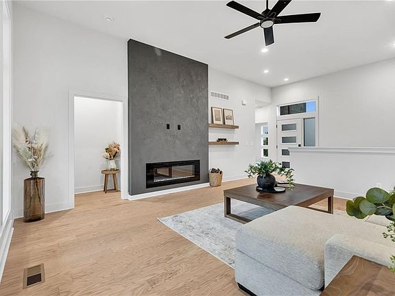 5th image of 8309 NW 90th St