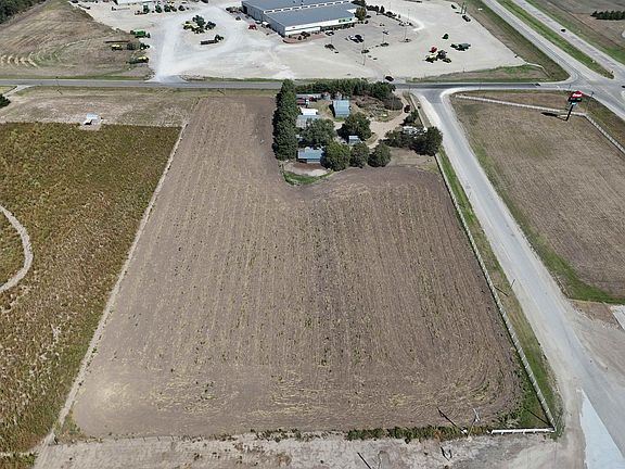 3rd image of 1442 Union Rd
