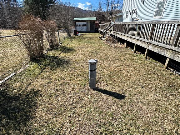 5th image of 445 Tommy Hall Rd