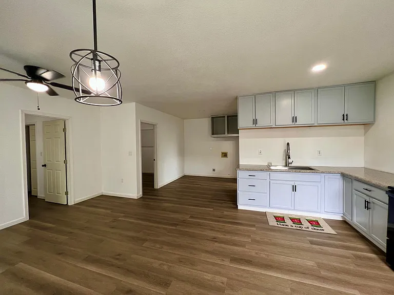 1322 Grape Ave — Photo 6