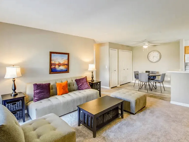 Stratford Place at Brownstown — Photo 10