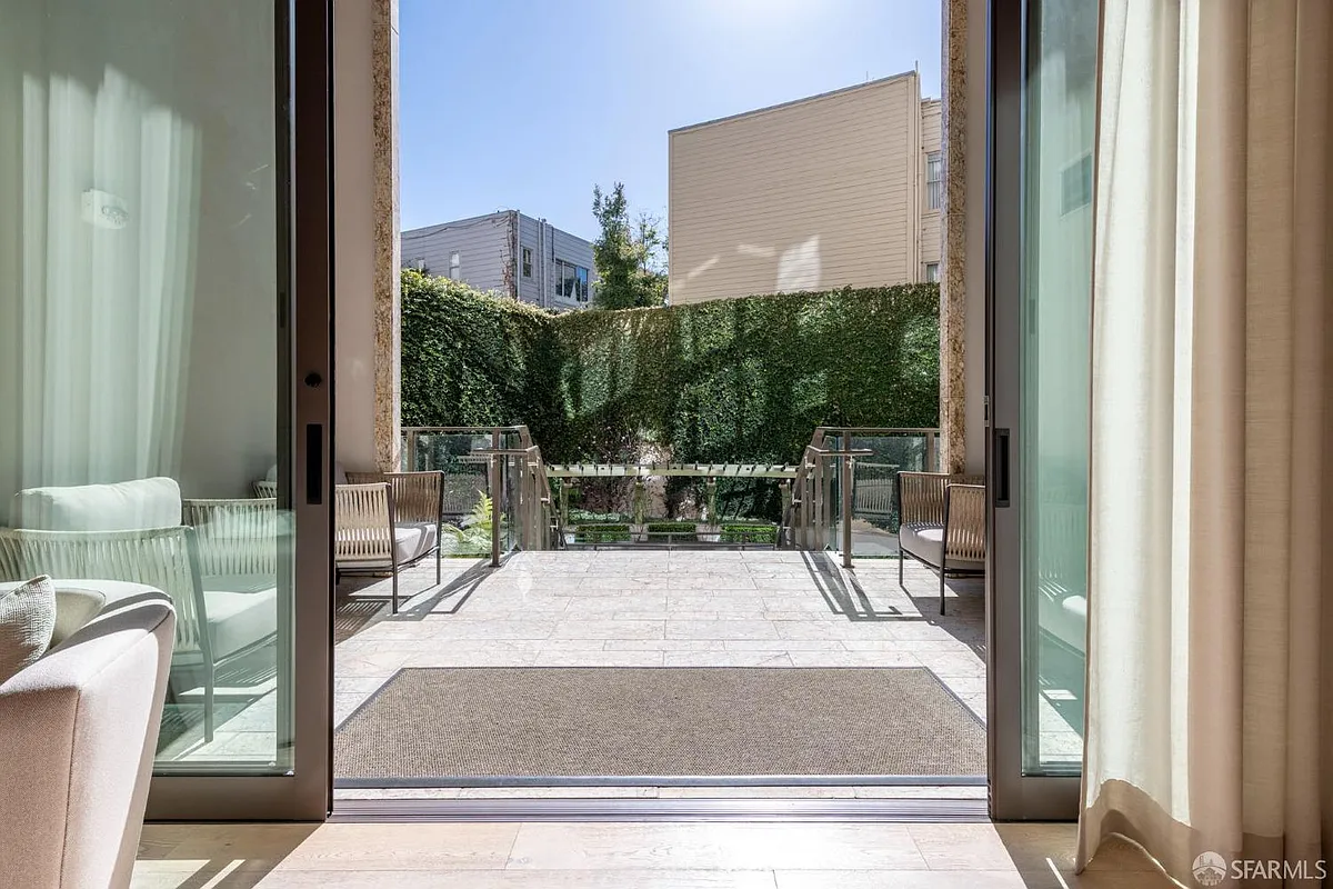 Building Photo - 875 California St #403