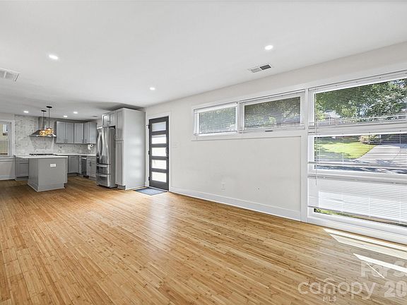5th image of 4910 Valley Stream Rd