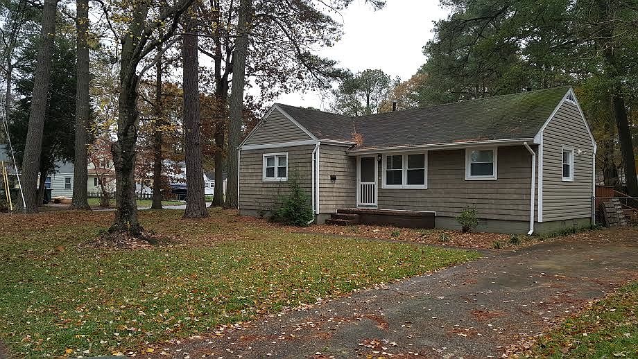 Large corner lot with huge front yard and spacious driveway