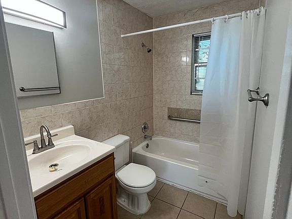 3rd image of 4710 Walnut Grove Ave APT 1