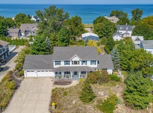 51113 Main Dr, New Buffalo, MI 49117