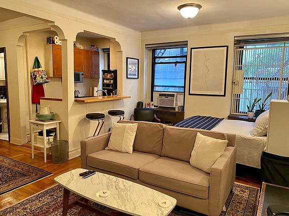 4th image of 209 W 104th St APT 2F