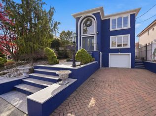 141-16 11th Ave, Malba, NY 11357