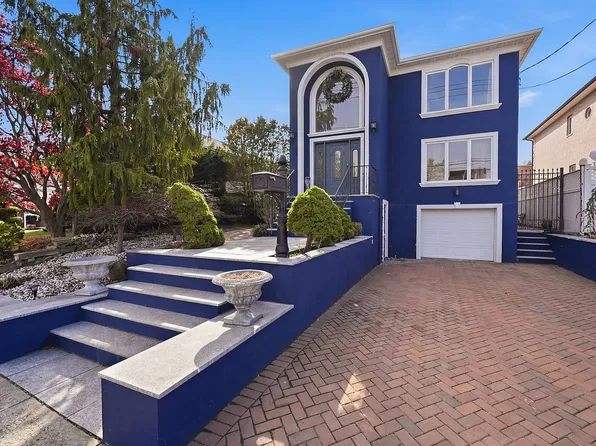 141-16 11th Ave, Malba, NY 11357