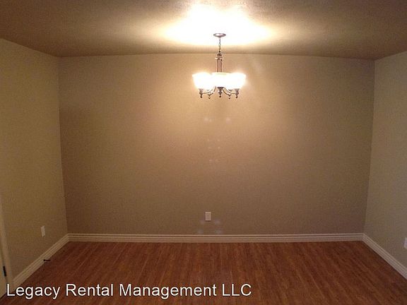 4th image of 475 Countryside Ave #1