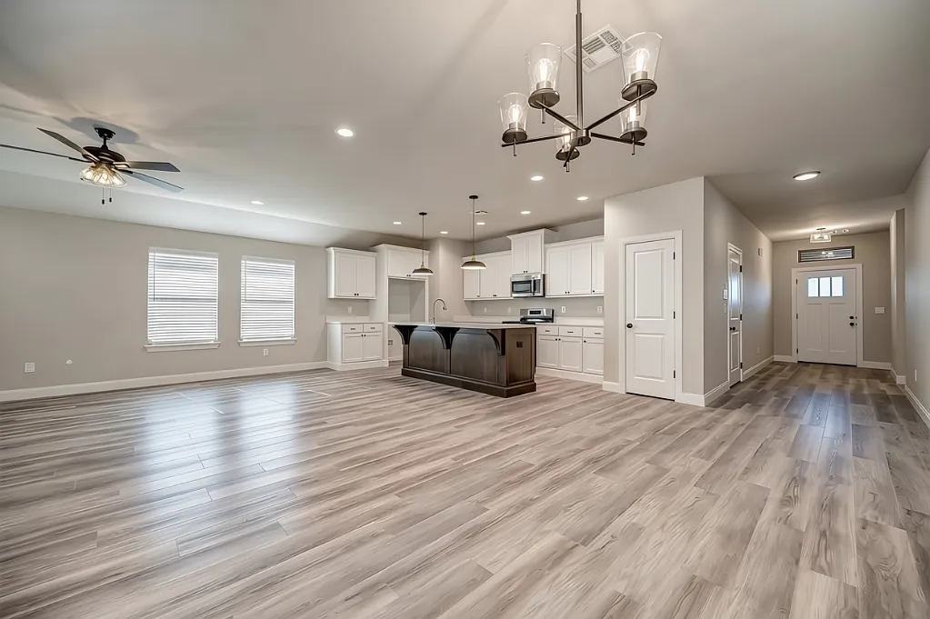 4 bed, 1965 sqft, $2,250 — Photo 4