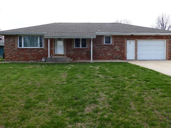 411 Lowry St, Pittsfield, IL 62363