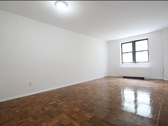 3rd image of 117 E 71st St APT 2B