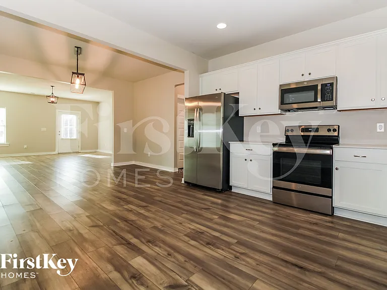 305 Avalon Way — Photo 7