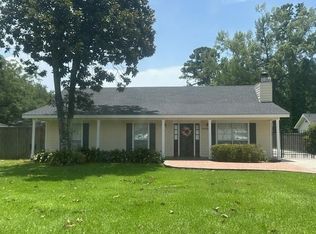 2030 Labarre St, Mandeville, LA 70448