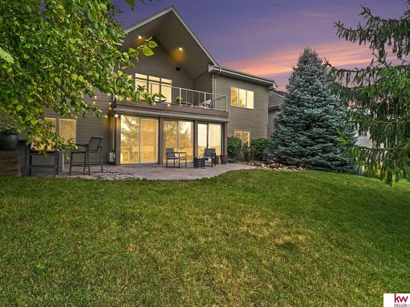 17219 Howard Plz, Omaha, NE 68118