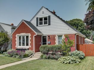 3157 N 80th St, Milwaukee, WI 53222