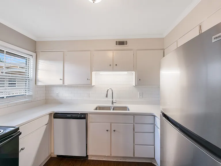 Three Bedroom Apartment at Courtyard on Main in Salisbury, NC