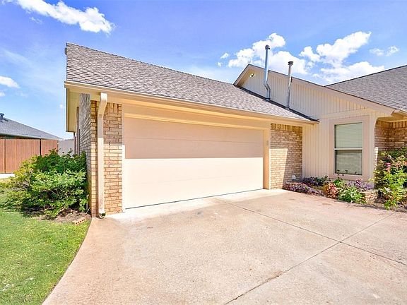 3rd image of 10020 Gramercy Dr
