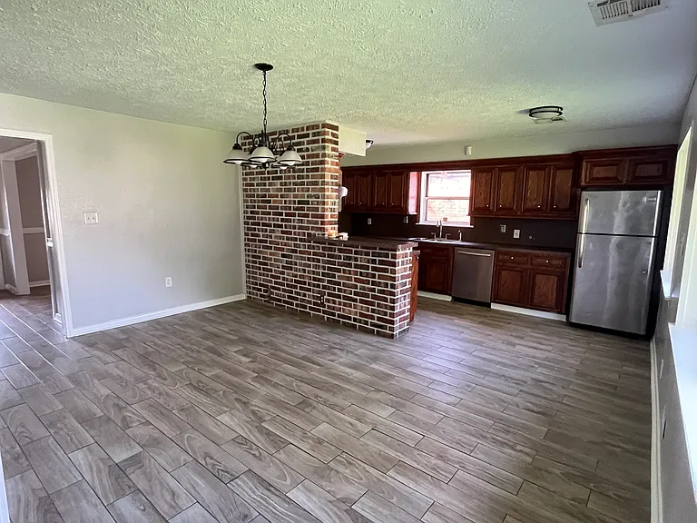 486 Mercury Dr — Photo 5