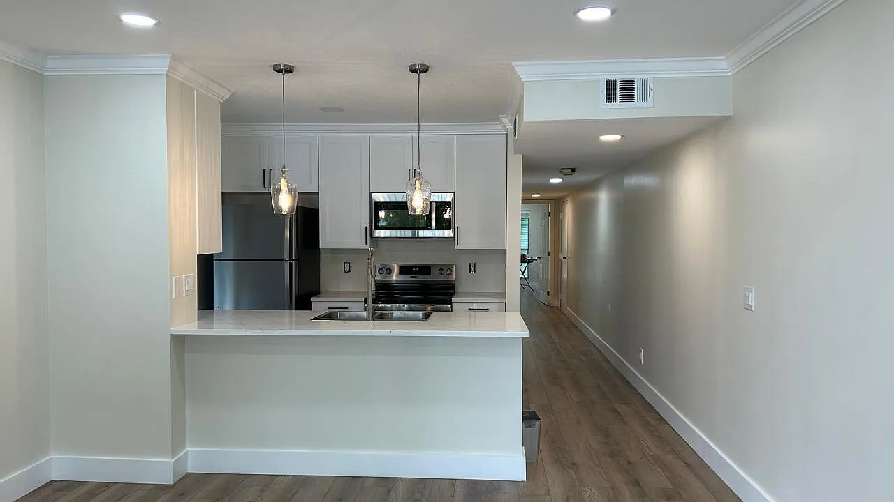2 bed, 2.0 bath, 770 sqft, $2,150 — Photo 2