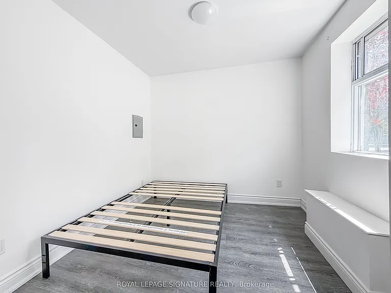 394 Dovercourt Rd #14 — Photo 6
