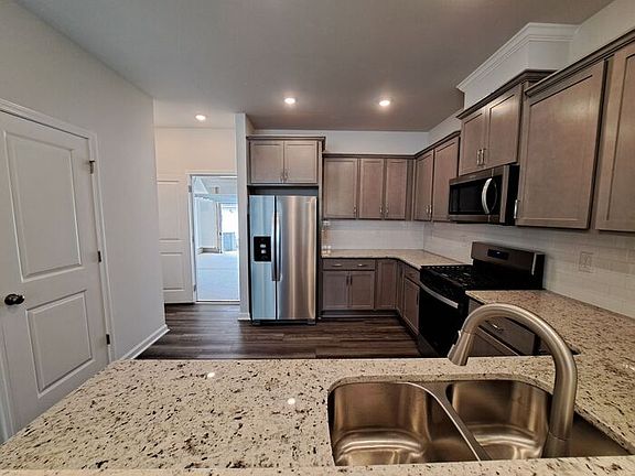 5th image of 403 Parker Station Ave #403