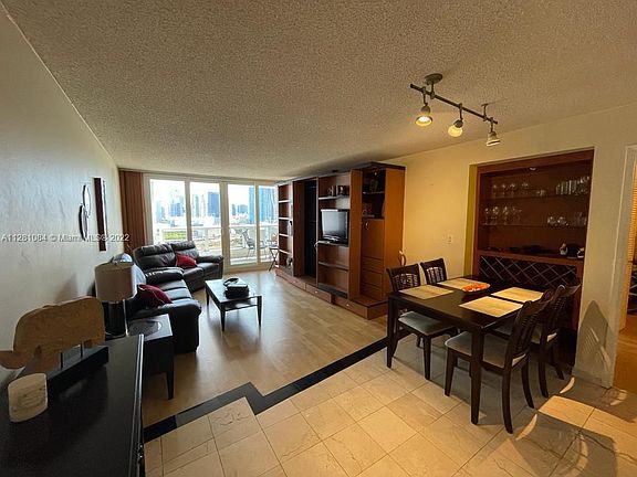 4th image of 1717 N Bayshore Dr #A-2452