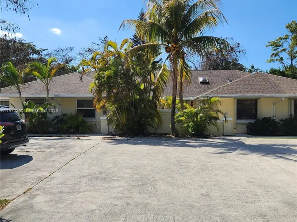 1227 Hyacinth Pl, Wellington, FL 33414