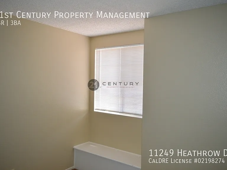 11249 Heathrow Dr — Photo 15